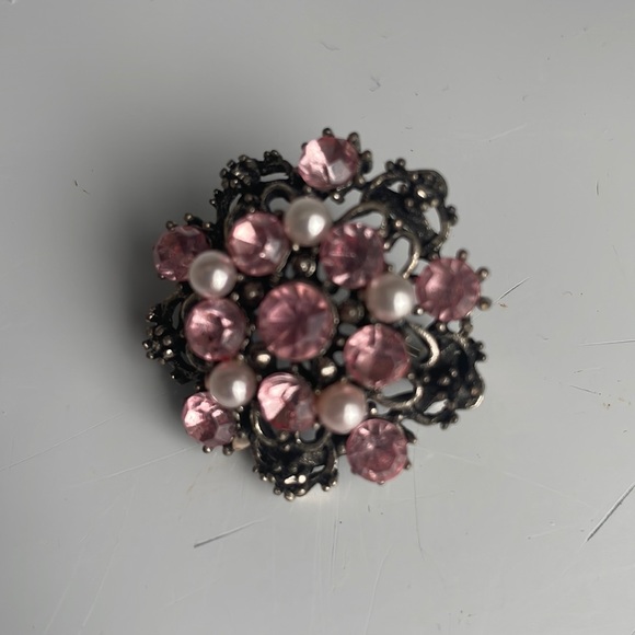 Vintage brooch pin pearl pink & white rhinestones crystals Silver Floral flower